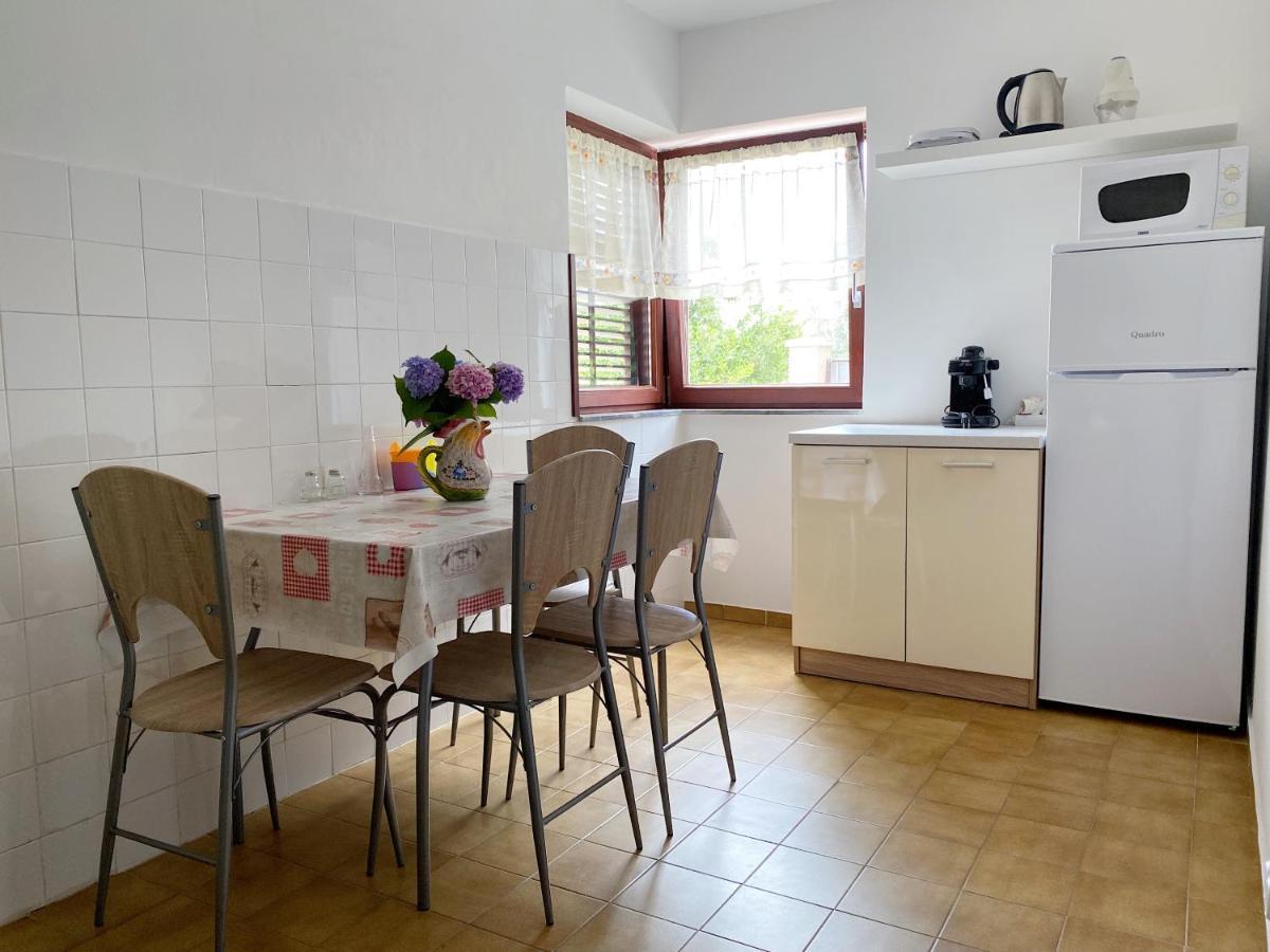 Apartments Lungomare プーラ エクステリア 写真